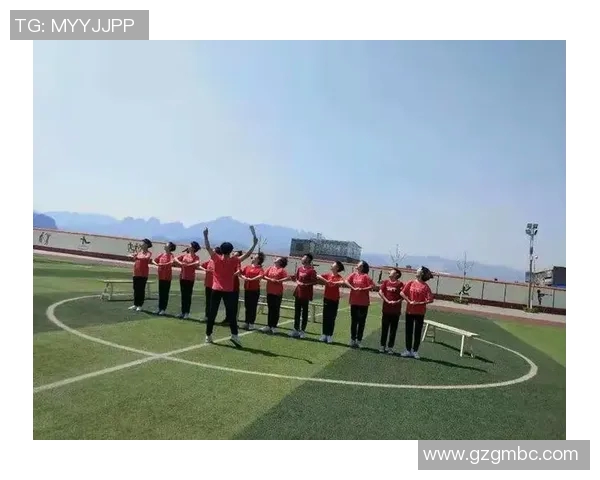 李丽专访：从绿茵场到人生舞台的足球旅程回顾与展望