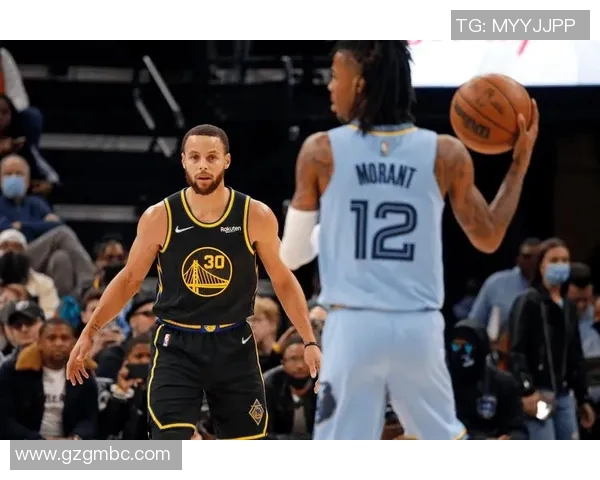 重庆篮球队在世界锦标赛积分榜上以68分稳居第一名展现强劲实力