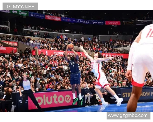 洛杉矶与独行侠激战比分揭晓精彩瞬间回顾与分析