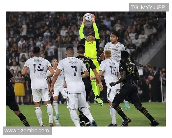 皇家盐湖城对阵蒙队的精彩对决即将上演球迷热情高涨期待胜利时刻