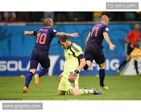 2014年世界杯经典对决西班牙与荷兰精彩比赛录像回顾与分析