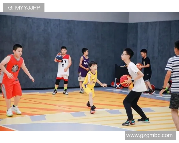 培养未来篮球巨星的全方位训练计划与发展策略探讨